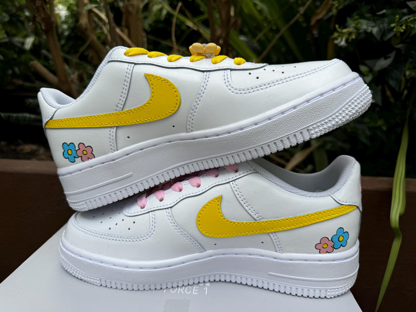 Hand Painted Air Force 1 Sneakers: Tweety Bird Cartoon Shoes AF1 white personalized gift design wedding fashion trainers anime shoes | VL91