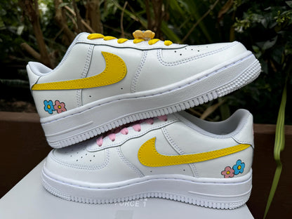 Hand Painted Air Force 1 Sneakers: Tweety Bird Cartoon Shoes AF1 white personalized gift design wedding fashion trainers anime shoes | VL91