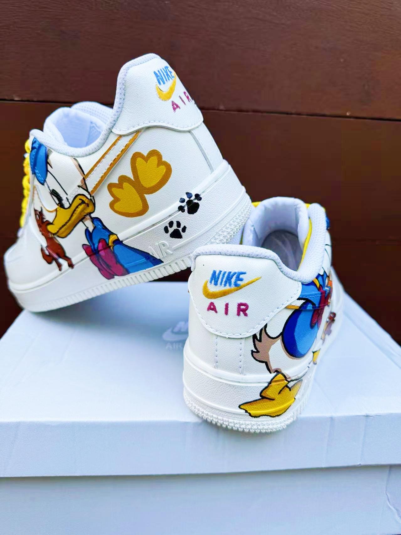 Hand Painted Donald Duck Air Force 1 Sneakers: Custom Cartoon Shoes AF1 white personalized gift design shoes wedding fashion trainers | RO49